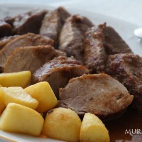 sirloin steak in red wine sauce